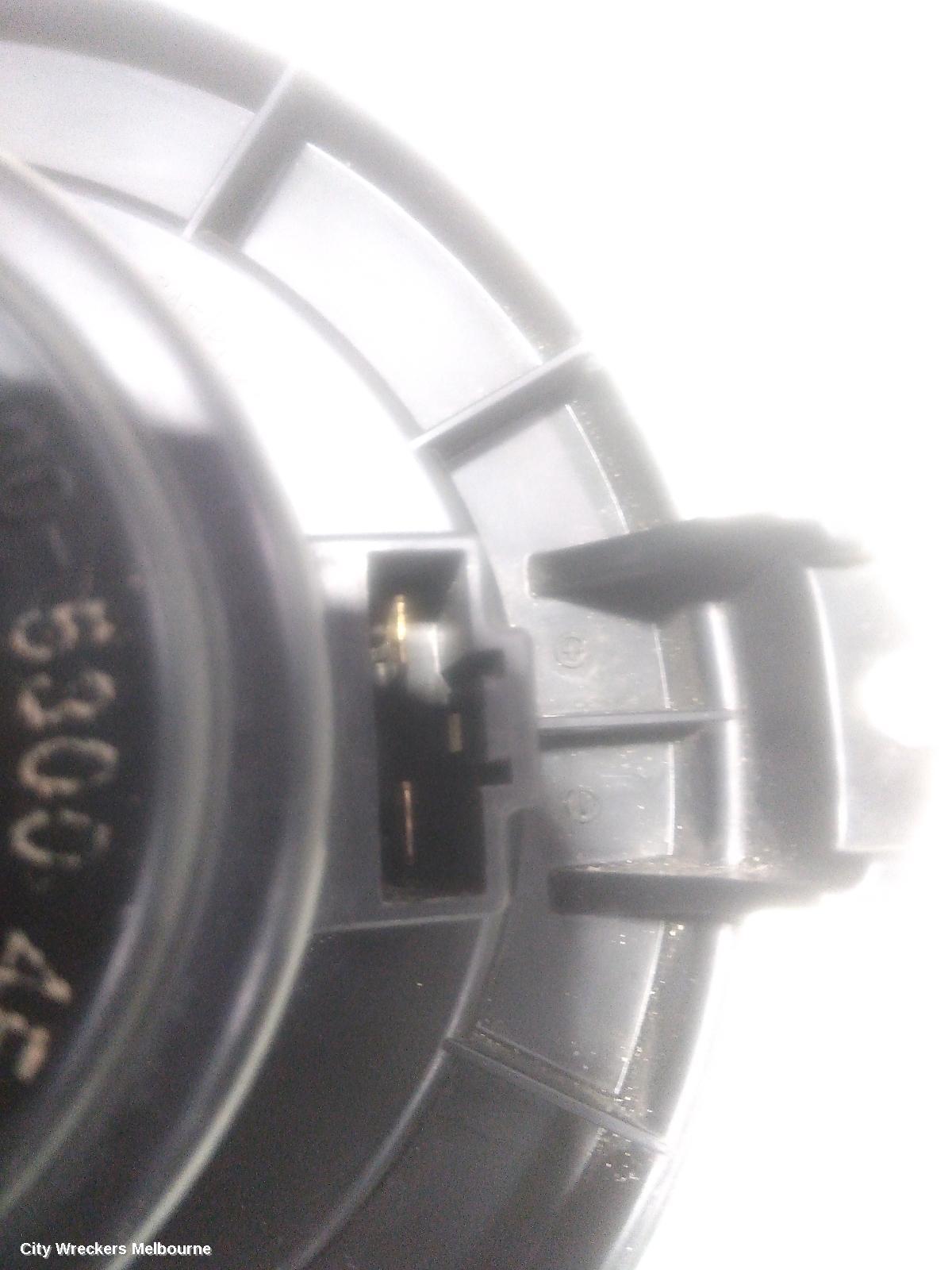 TOYOTA PRADO HEATER FAN MOTOR, FRONT, NON CLIMATE CONTROL TYPE, 120 SERIES, 02/2003 - 10/2009