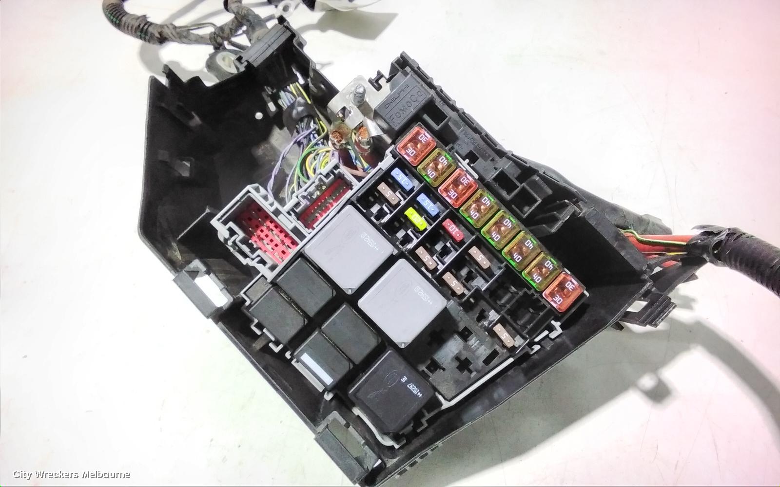 LAND ROVER DISCOVERY SPORT FUSE BOX, ENGINE BAY, DIESEL, L550, 01/2015 ONWARDS