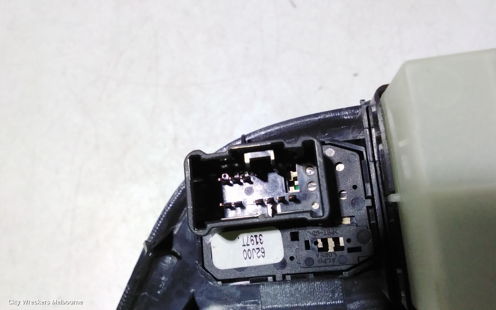 SUZUKI SWIFT PWR DR WIND SWITCH, RH FRONT (MASTER SWITCH), RS415/RS416, 09/2004 - 02/2011