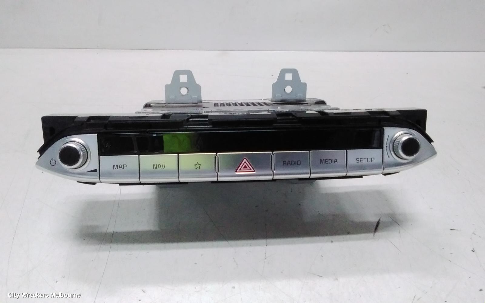 KIA STINGER RADIO/CD/DVD/SAT/TV, DASH RADIO CONTROL PANEL/HEAD UNIT, CK, 06/2017 - 04/2023