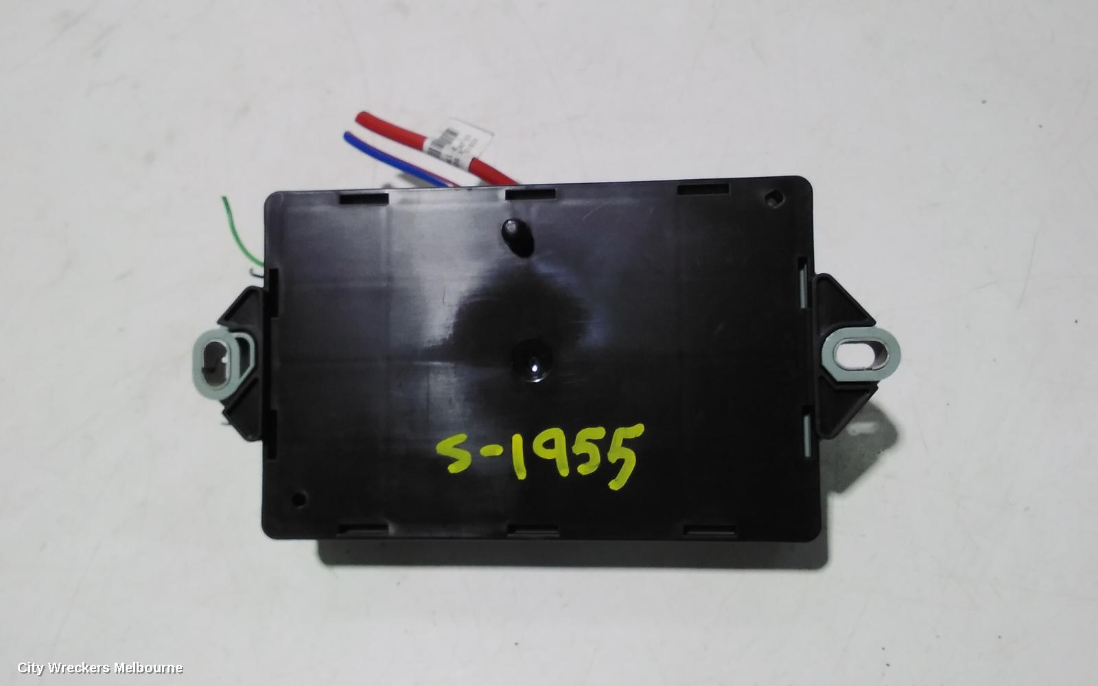 LAND ROVER DISCOVERY SPORT FUSE BOX, IN BOOT, L550, 01/2015 ONWARDS