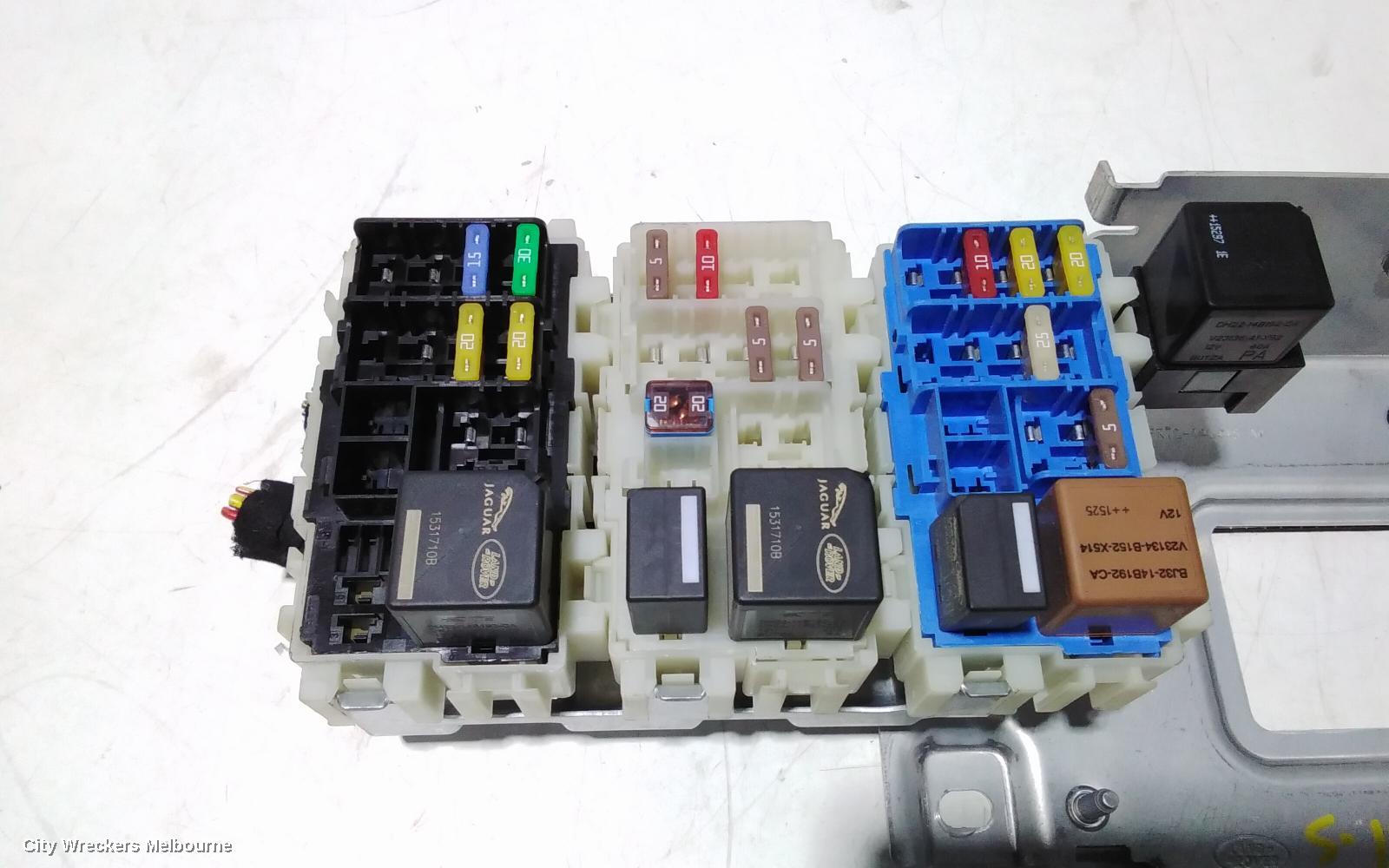 LAND ROVER DISCOVERY SPORT FUSE BOX, IN BOOT, L550, 01/2015 ONWARDS
