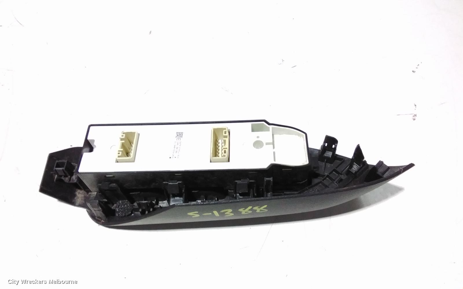 MAZDA CX3 PWR DR WIND SWITCH, RH FRONT (MASTER SWITCH), DK, 03/2015 - 01/2017