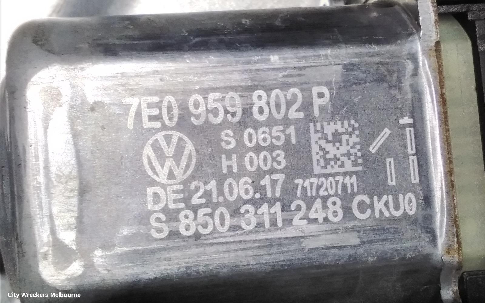 VOLKSWAGEN TRANSPORTER LEFT FRONT WINDOW REG/MOTOR, T6, 07/2015 - 08/2024