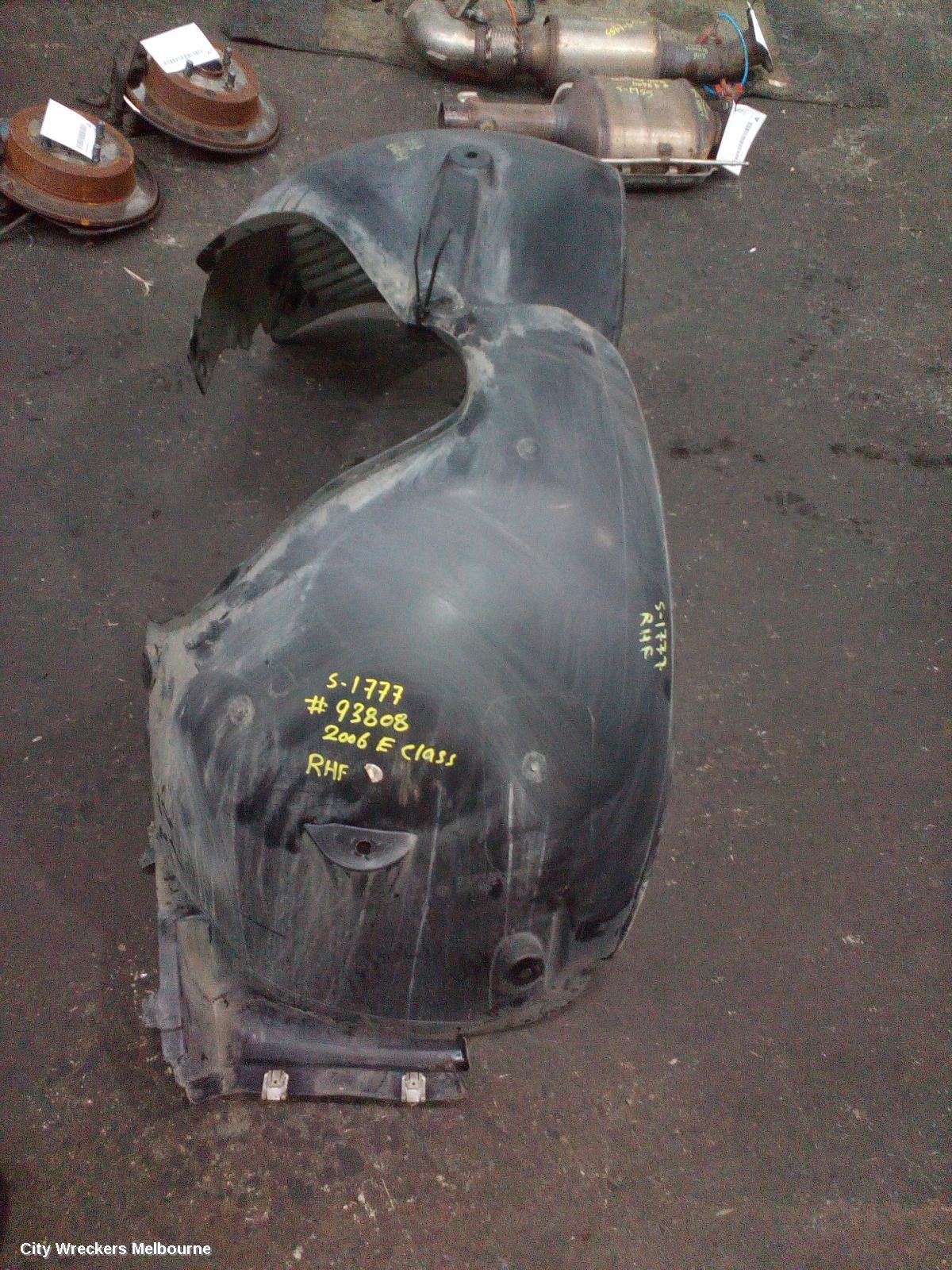 MERCEDES E CLASS RIGHT GUARD LINER, W211/S211, FRONT, 08/2002 - 12/2009