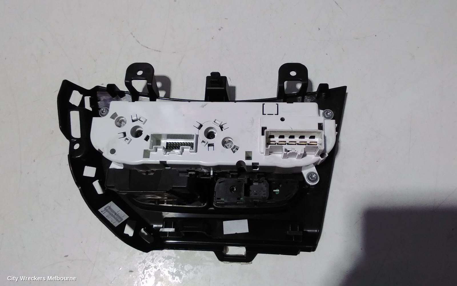 FORD FOCUS HEATER/AC CONTROLS, LW, STANDARD TYPE, 05/2011 - 08/2015