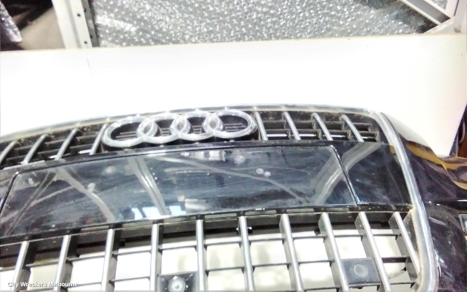 AUDI Q7 FRONT BUMPER, 4L, TWO SECTION BUMPER, W/ PARK SENSOR & H/LAMP WASHER TYPE, 10/2009 - 08/2015