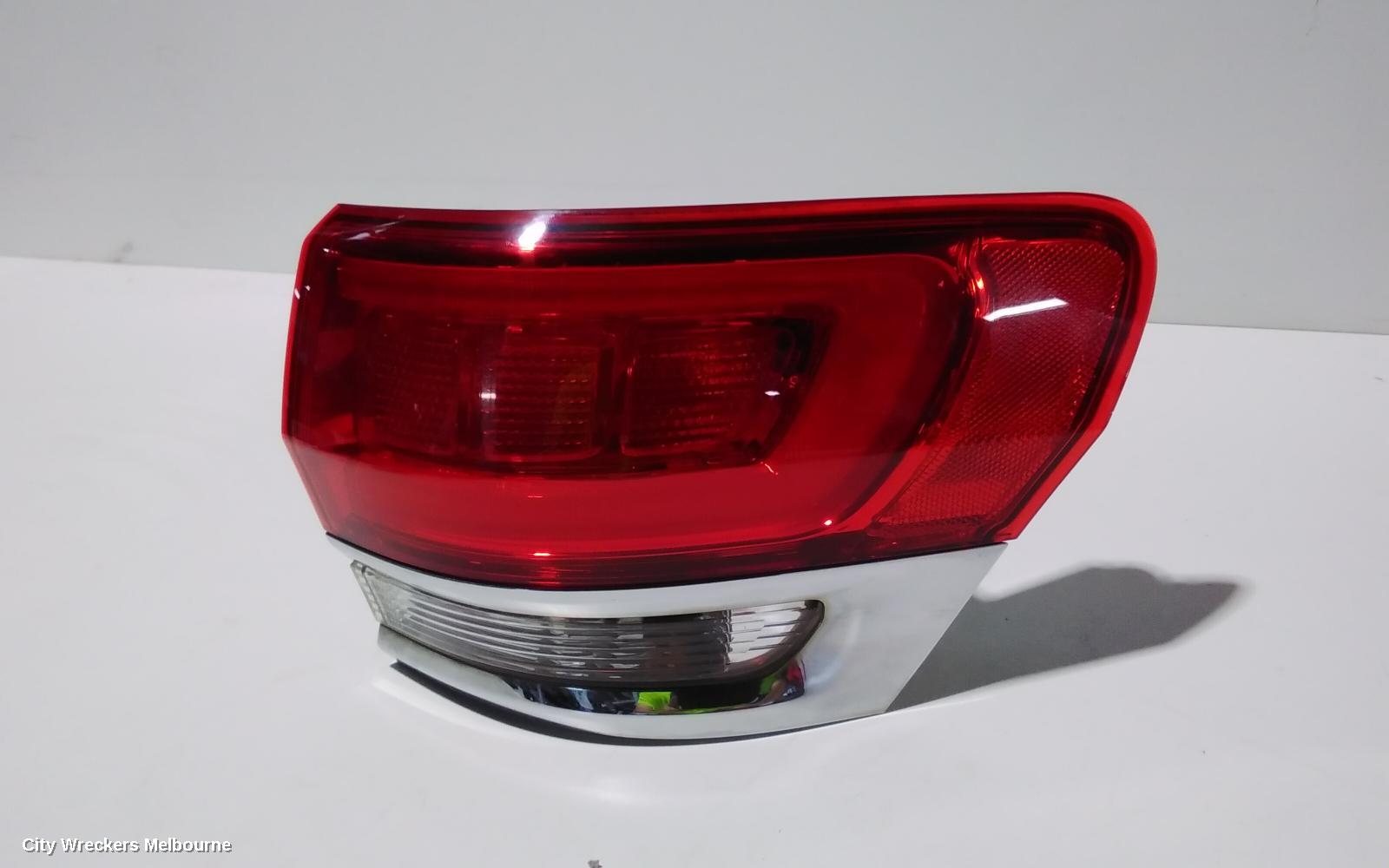 JEEP GRANDCHEROKEE RIGHT TAILLIGHT, WK, LAREDO/OVERLAND/LIMITED, W/ CHROME BEZEL, 04/2013 ONWARDS