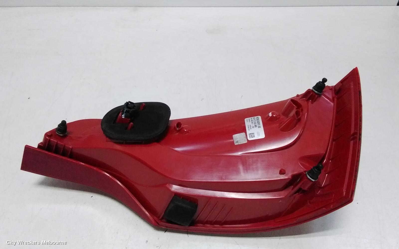 AUDI Q7 LEFT TAILLIGHT, 4L, IN TAILGATE, 10/2009 - 08/2015