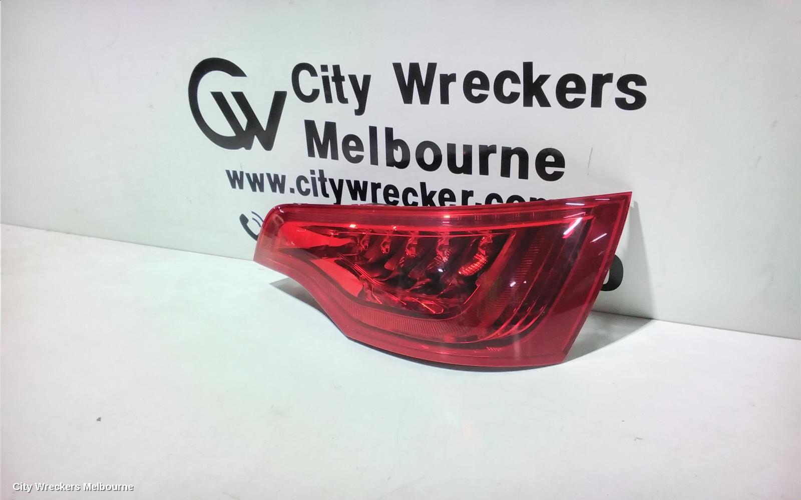 AUDI Q7 RIGHT TAILLIGHT, 4L, IN TAILGATE, 10/2009 - 08/2015