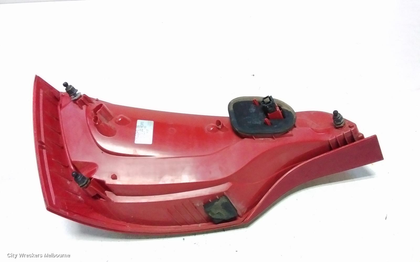 AUDI Q7 RIGHT TAILLIGHT, 4L, IN TAILGATE, 10/2009 - 08/2015