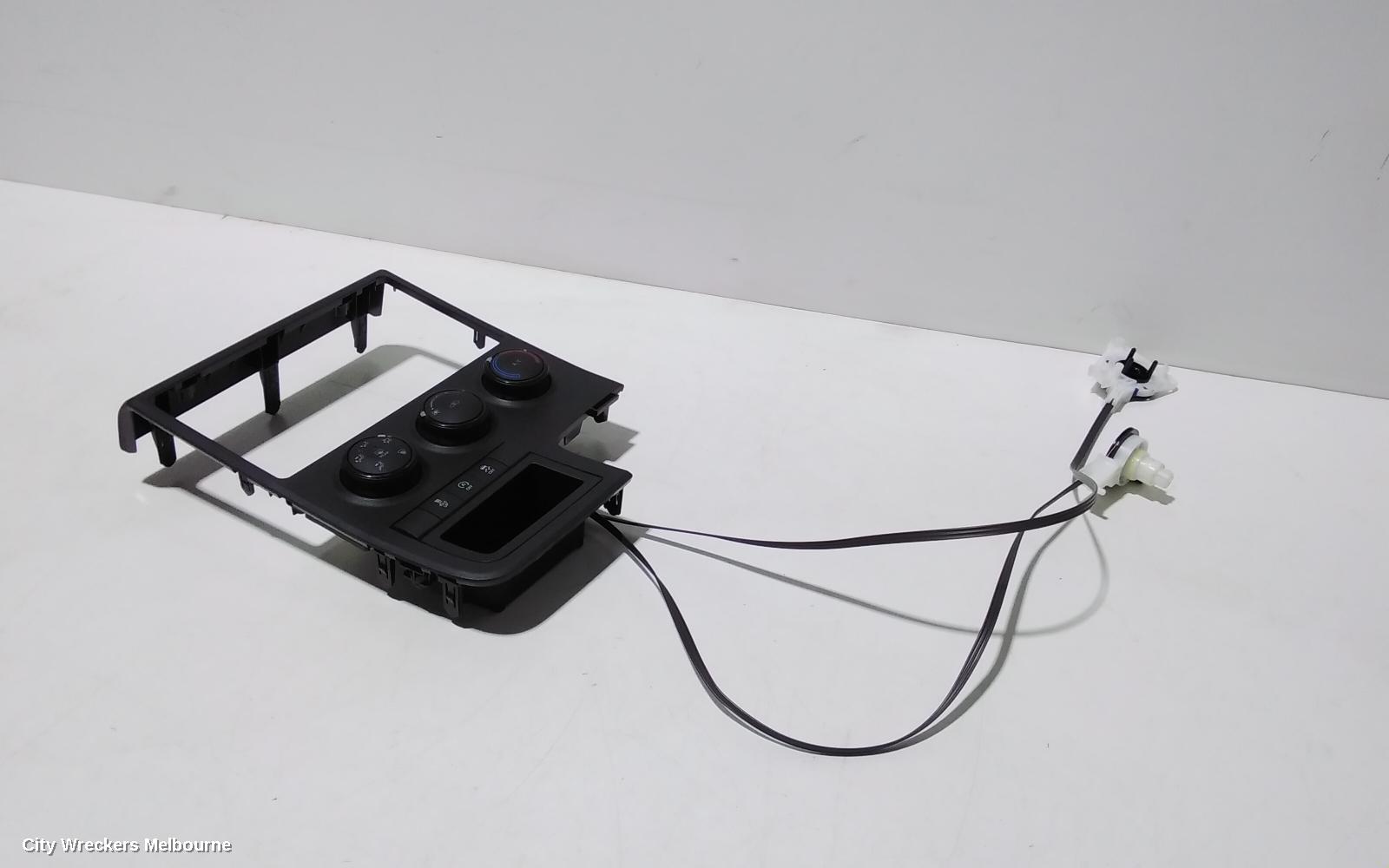 TOYOTA HIACE HEATER/AC CONTROLS, DUAL ZONE TYPE, 300 SERIES, 04/2019 ONWARDS