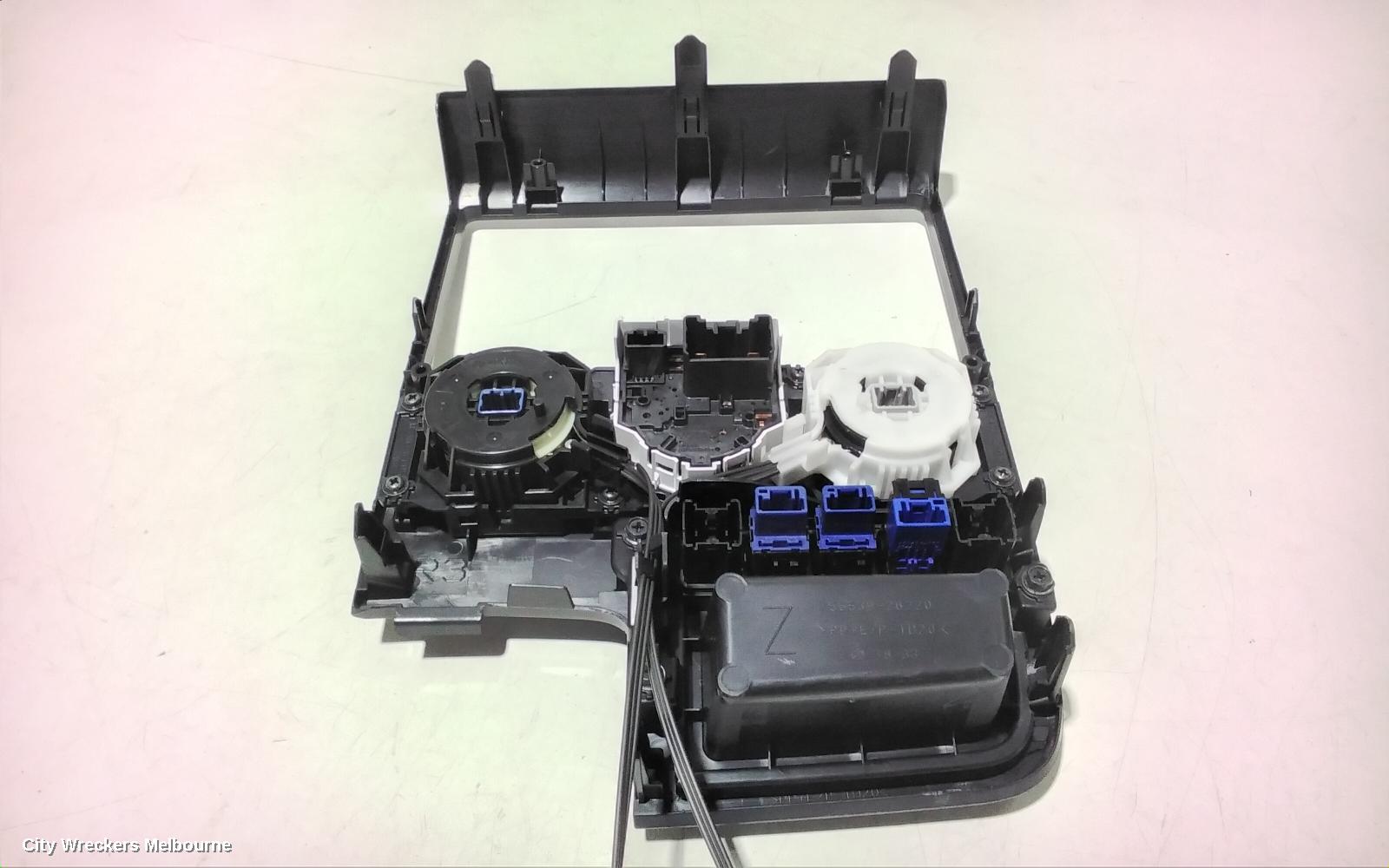 TOYOTA HIACE HEATER/AC CONTROLS, DUAL ZONE TYPE, 300 SERIES, 04/2019 ONWARDS