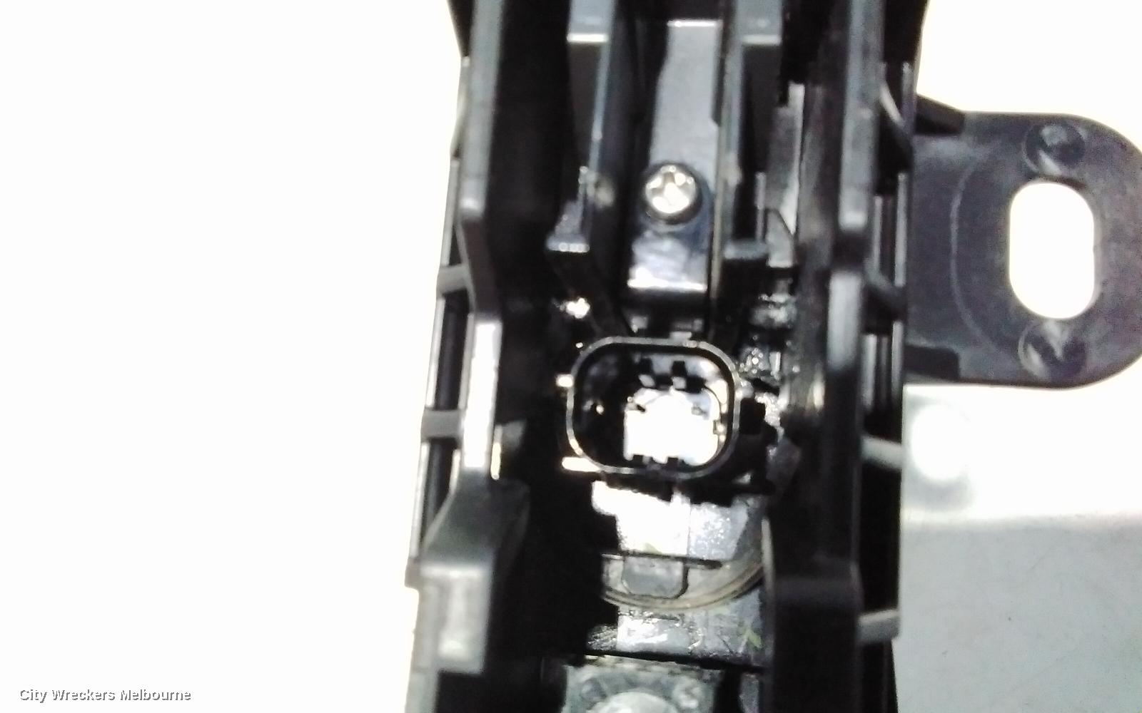 TOYOTA KLUGER DOOR HANDLE, OUTER, LH FRONT, W/ KEYLESS ENTRY TYPE, GSU50/GSU55, 03/2014 - 02/2021