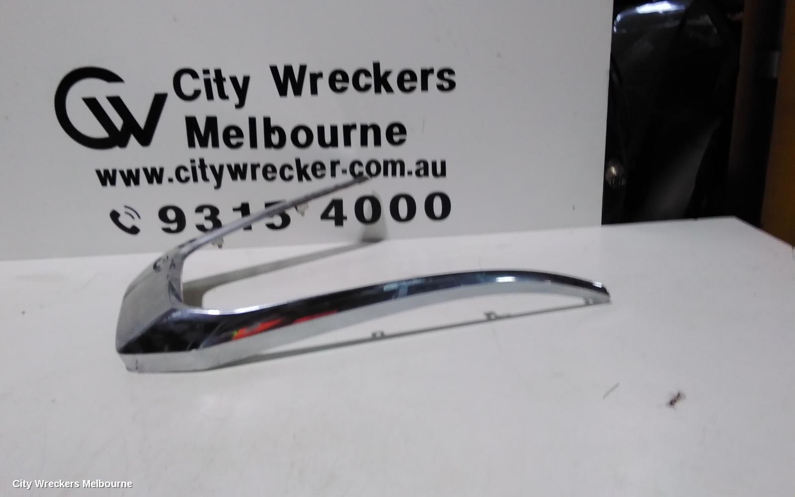 MITSUBISHI TRITON, MQ-MR, 03/2015 - 10/2023, RHF CHROM ON THE BUMPER: 100587