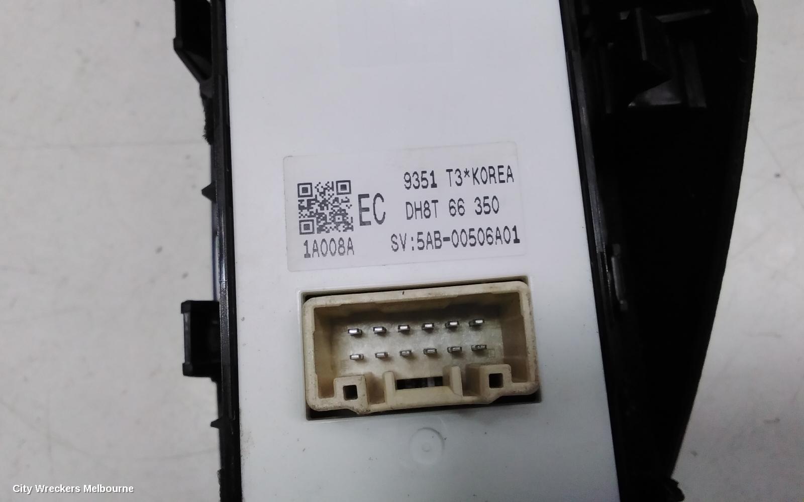 MAZDA CX3 PWR DR WIND SWITCH, RH FRONT (MASTER SWITCH), W/ AUTO FOLD TYPE, DK, 02/2017 ONWARDS