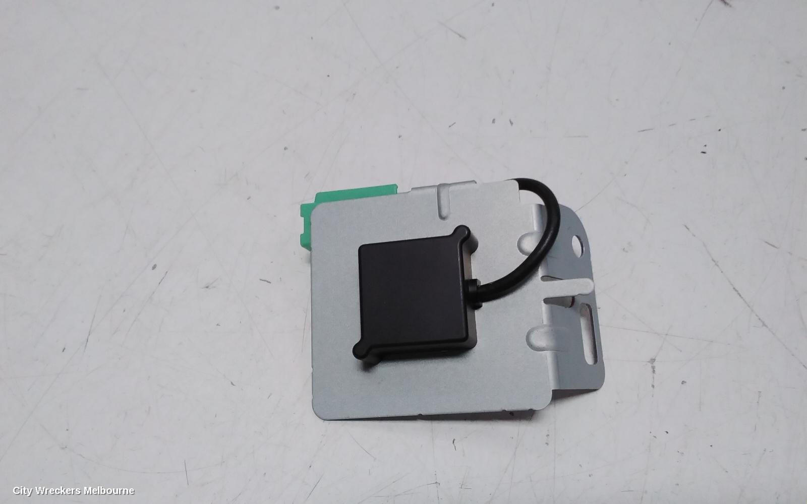 MAZDA CX3 RADIO/CD/DVD/SAT/TV, DISPLAY UNIT, 7IN TOUCHSCREEN, DK, 03/2015 - 02/2022