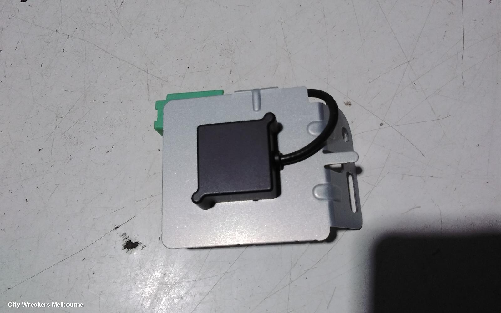 MAZDA CX3 RADIO/CD/DVD/SAT/TV, DISPLAY UNIT, 7IN TOUCHSCREEN, DK, 03/2015 - 02/2022
