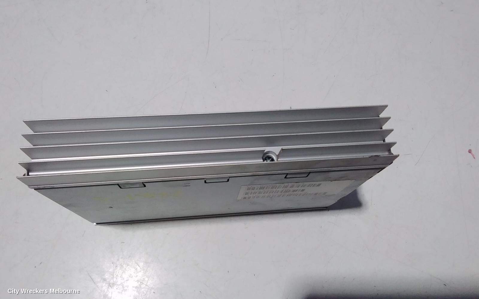 CHRYSLER 300C RADIO/CD/DVD/SAT/TV, AMPLIFIER, HEMI TYPE, 11/2005 - 12/2011