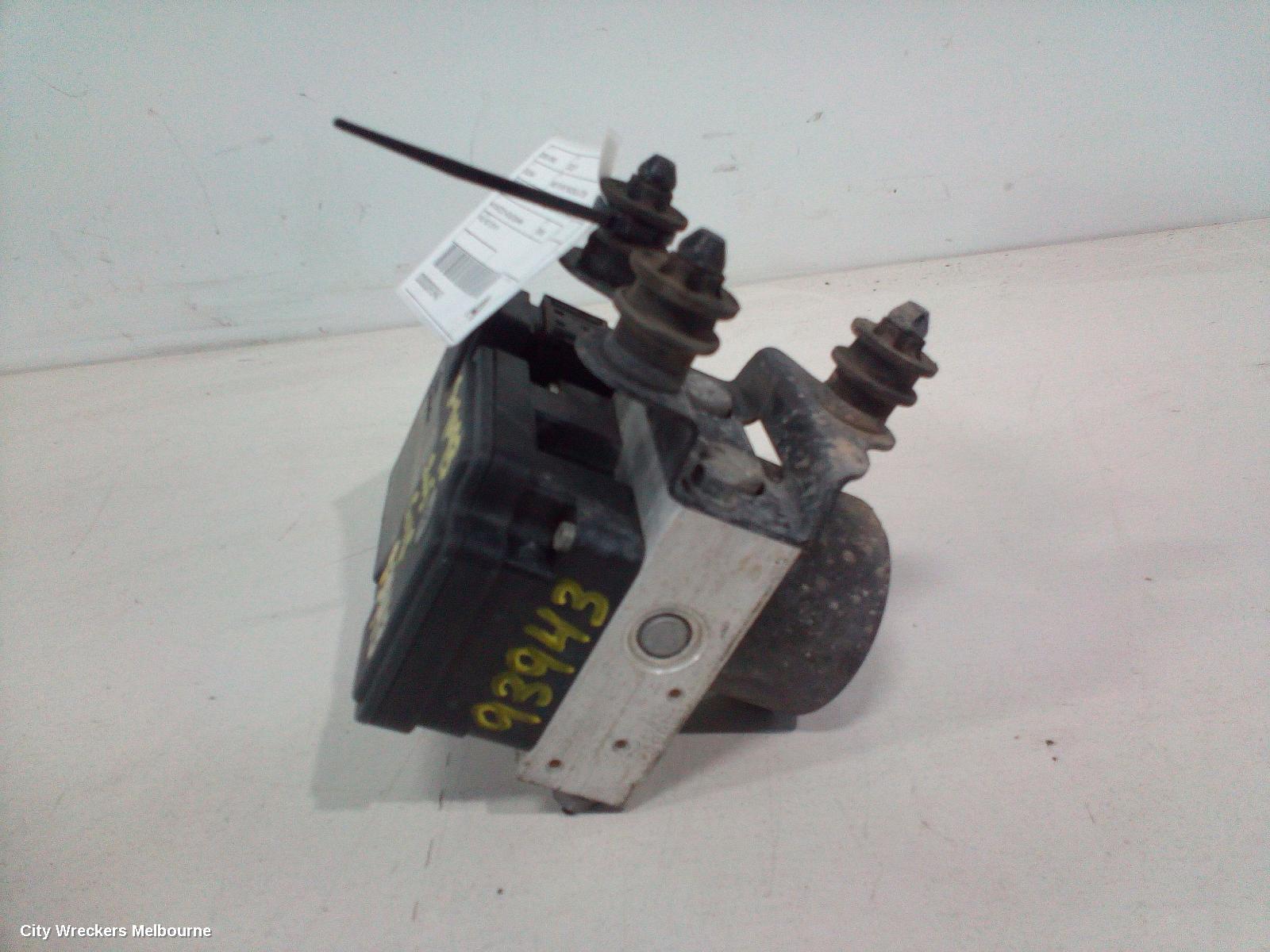 VOLKSWAGEN GOLF ABS PUMP/MODULATOR, GEN 5, ON MOTOR P/N 1K0614517N, 07/2004 - 02/2009