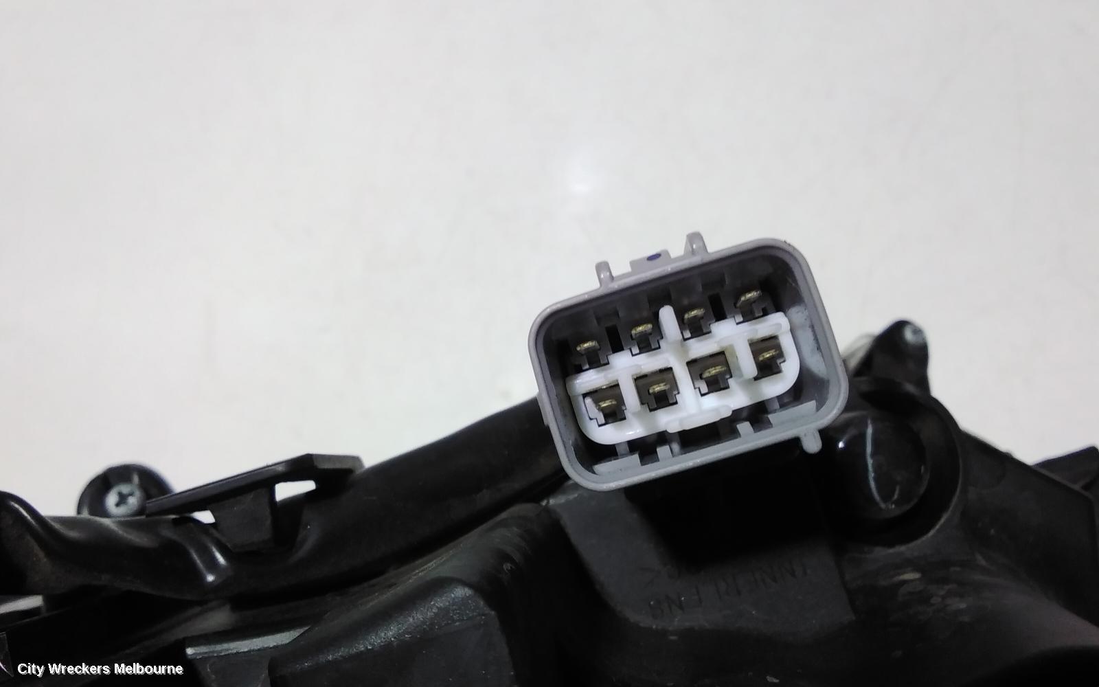 SUBARU XV RIGHT HEADLAMP, G4X, HALOGEN, BLACK INSERT TYPE, 08/2014 - 04/2017